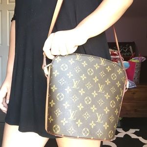 Non-authentic Louis Vuitton Bag